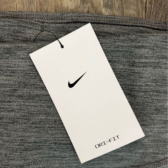 NWT Nike One Women's Tight Fit Mid-Rise Crop Dri-Fit Leggings Grey Size 2X New - Picture 4 of 10